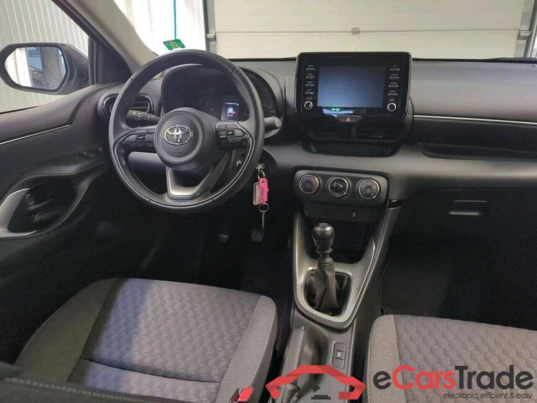 TOYOTA Yaris 1.5 VVT-i Active #3