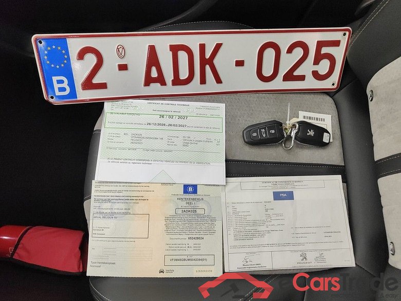 Peugeot 3008 Hybrid4 300 e-Auto8 GT 5d #4