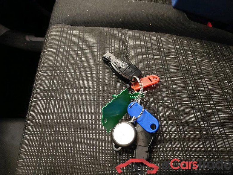 Mercedes-Benz Vito 111CDI Functional XL 4d #4