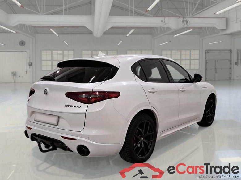 ALFA ROMEO STELVIO / 2017 / 5P / SUV 2.2 TURBO DIESEL 210CV VELOCE TI AT8 Q4 #2
