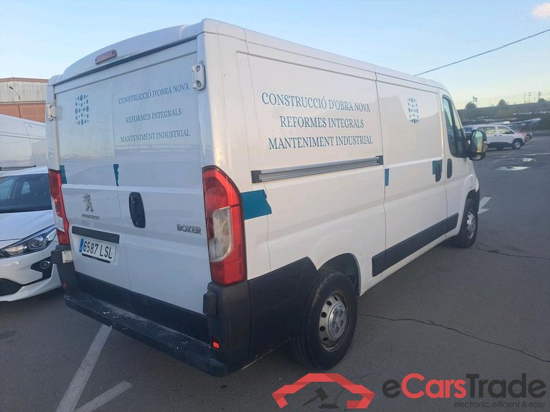PEUGEOT Boxer / 2014 / 4P / furgón 333 L2 H1 BHDI 103kW (140CV) S&S 6 V. M (AC) #2