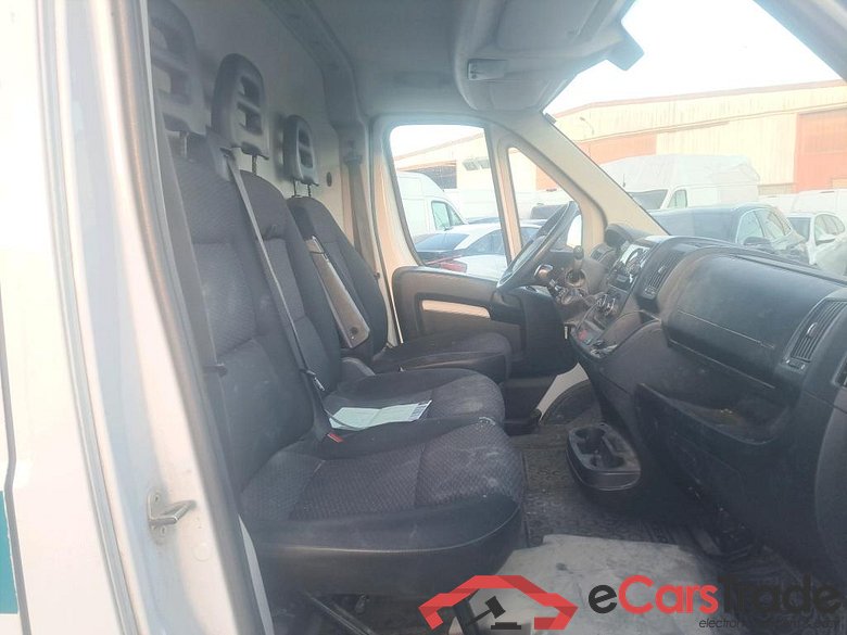 PEUGEOT Boxer / 2014 / 4P / furgón 333 L2 H1 BHDI 103kW (140CV) S&S 6 V. M (AC) #6