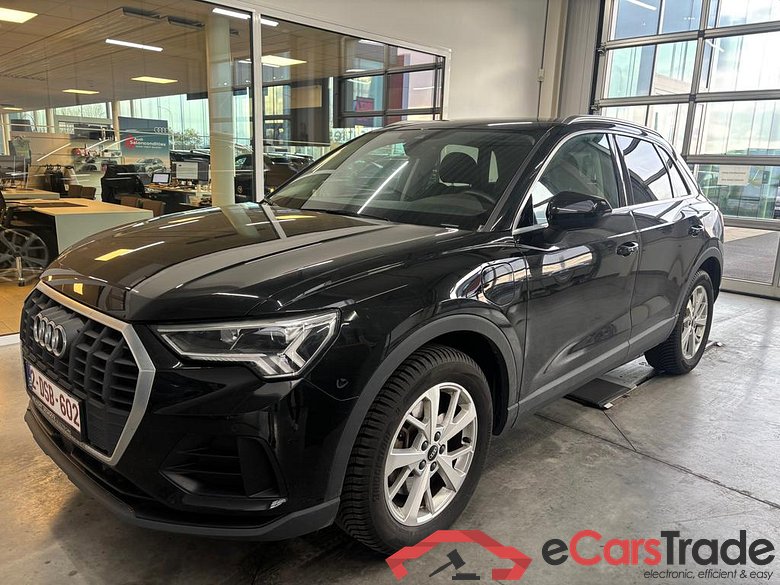 AUDI Q3 PHEV 45 TFSIe Attraction S tron.(180 kW)