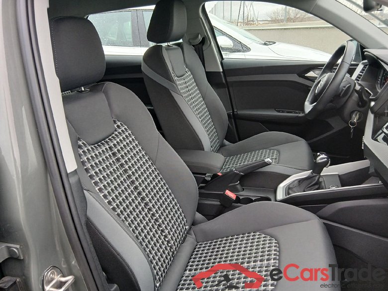 AUDI A1 / 2018 / 5P / berlina con portón Sportback Adrenalin 30 TFSI 81kW S tron(SP) #6