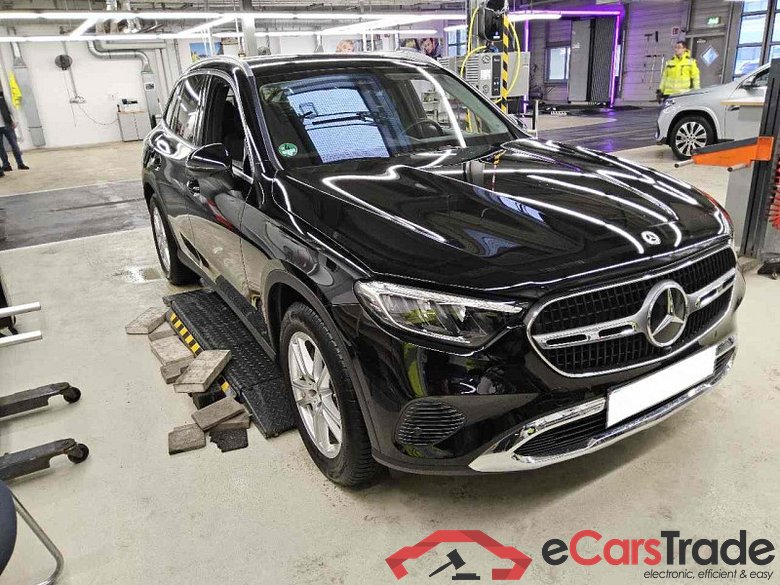 Mercedes-Benz GLC (BM 254)(06.2022->) DE - SUV5 GLC 200 EU6d, Avantgarde 4Matic (EURO 6d), 2022 - 2024 #2