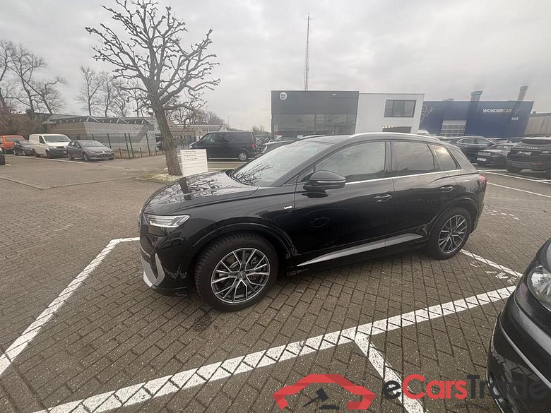 AUDI Q4 e-tron Audi Q4  S line 45 e-tron quattro 210,00 kW #1