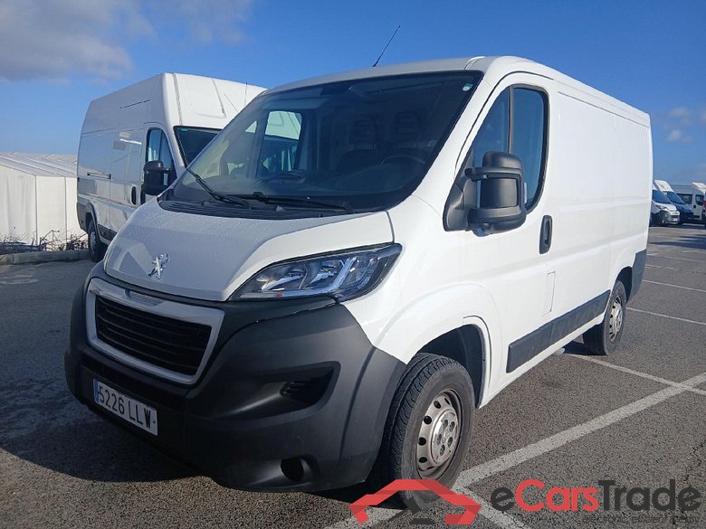 PEUGEOT Boxer / 2014 / 4P / furgón 330 L1 H1 BHDI 103kW (140CV) S&S 6 V M (CX) #1