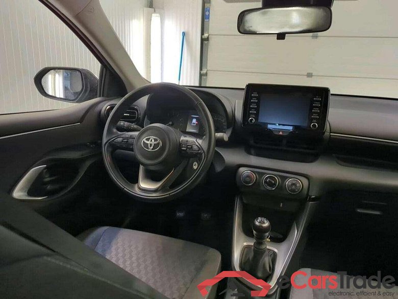 TOYOTA Yaris 1.5 VVT-i Active #3