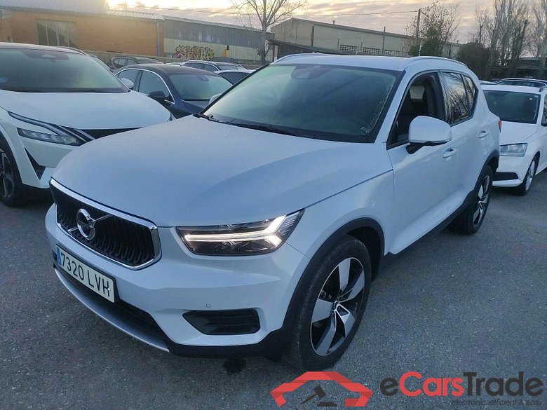VOLVO XC40 / 2017 / 5P / todoterreno 1.5 T3 Momentum Pro Auto
