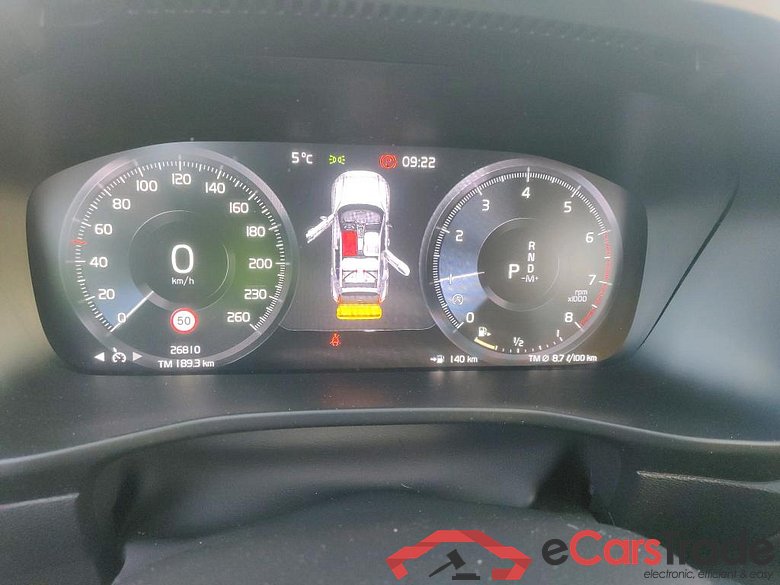 VOLVO XC40 / 2017 / 5P / todoterreno 1.5 T3 Momentum Pro Auto #4