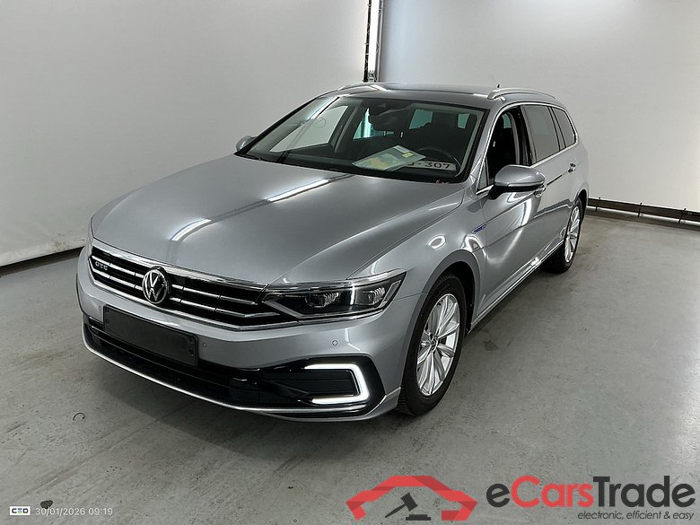 VOLKSWAGEN PASSAT VARIANT 1.4 TSI MSQ VARIANT GTE BUSINESS #1