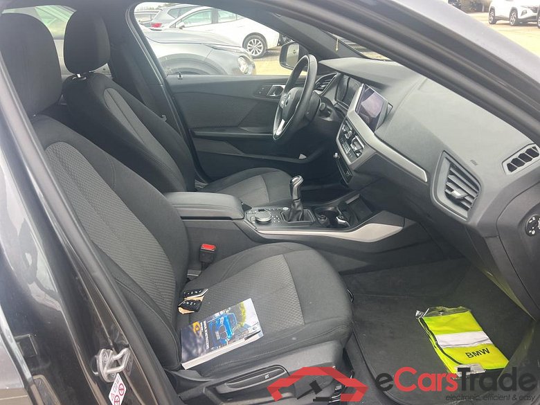 BMW Serie 1 / 2019 / 5P / berlina con portón 118i #6