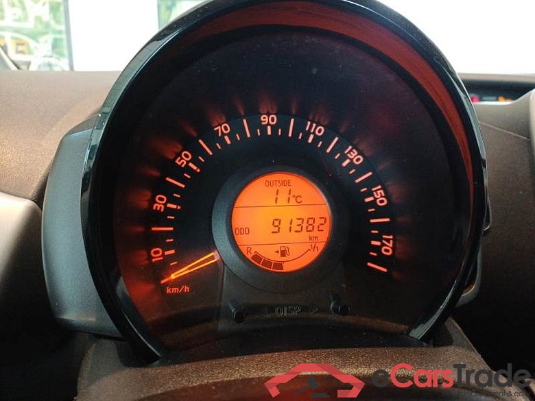 CITROEN C1 / 2014 / 5P / BERLINA / 1.0 VTI 68 FEEL #4