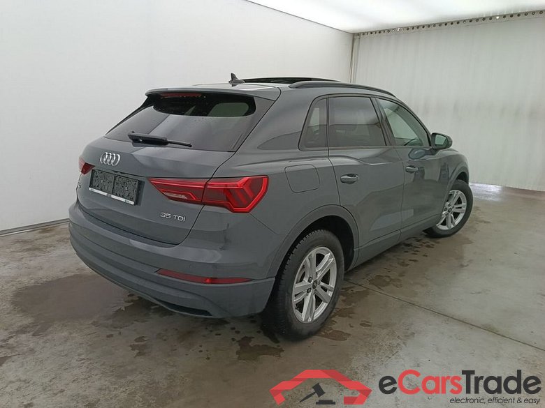 Audi Q3 35 TDI S Tronic Business Edition 5d #2