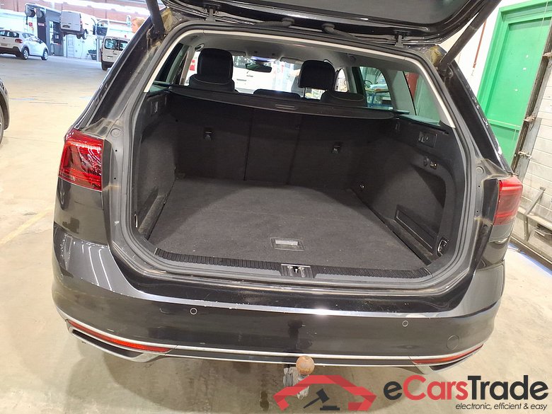 VOLKSWAGEN PASSAT VARIANT DIESEL - 2019 2.0 TDi SCR Elegance Business DSG #3