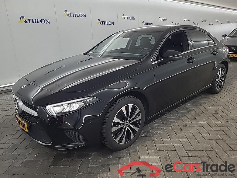 MERCEDES-BENZ A-Klasse Limousine A 250 e DCT Business Line 4D 160kW #1