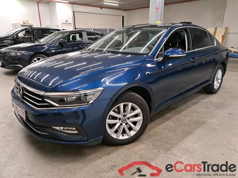 VOLKSWAGEN - VW  PASSAT TDI 122PK DSG Style Business & Adventure Pack & Nav Discover Pro & Winter & Travel Assist Plus