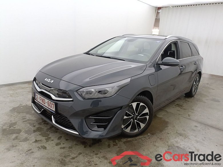 KIA cee'd Sportswagon Business Line 1.6 GDi PHEV DCT 5d #1