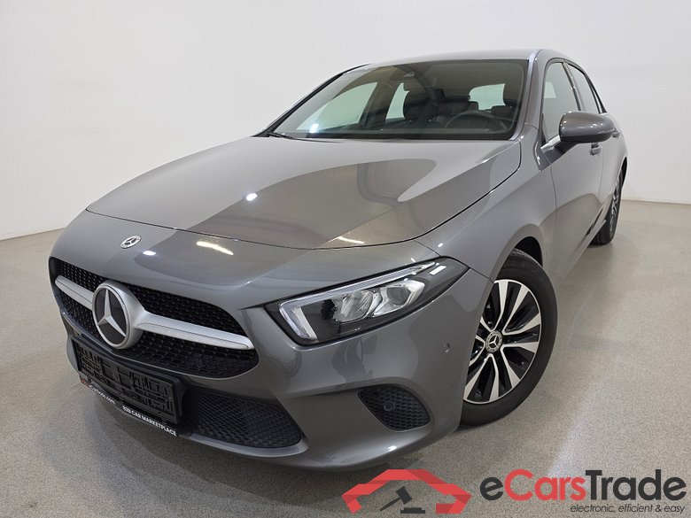 Mercedes A 180d LED-Xenon Widescreen Navi 1/2 Sport-Leather KeylessGo Camera Klima PDC ...