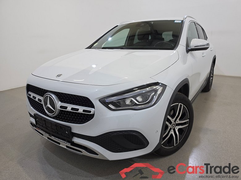 Mercedes GLA 200d Aut. LED-Xenon Widescreen Navi 1/2 Sport-Leather KeylessGo Camera Klima PDC ... #1