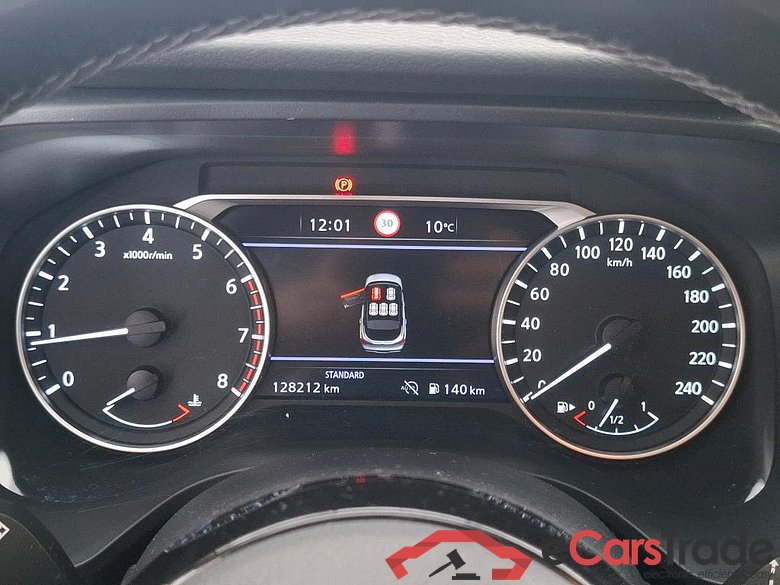 NISSAN Qashqai / 2021 / 5P / Crossover 1.3 MHEV 140 Business Edition #6