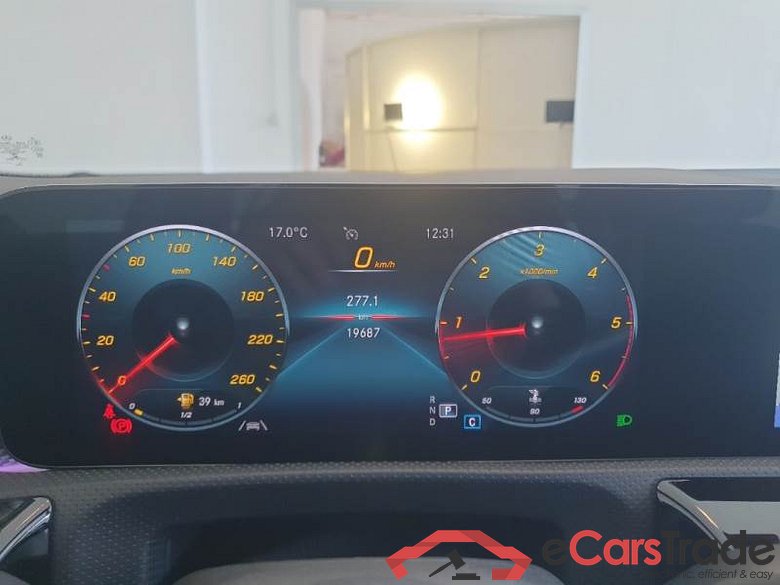 MERCEDES-BENZ CLASSE A / 2018 / 5P / BERLINA A 180 D AUTOMATIC SPORT #4