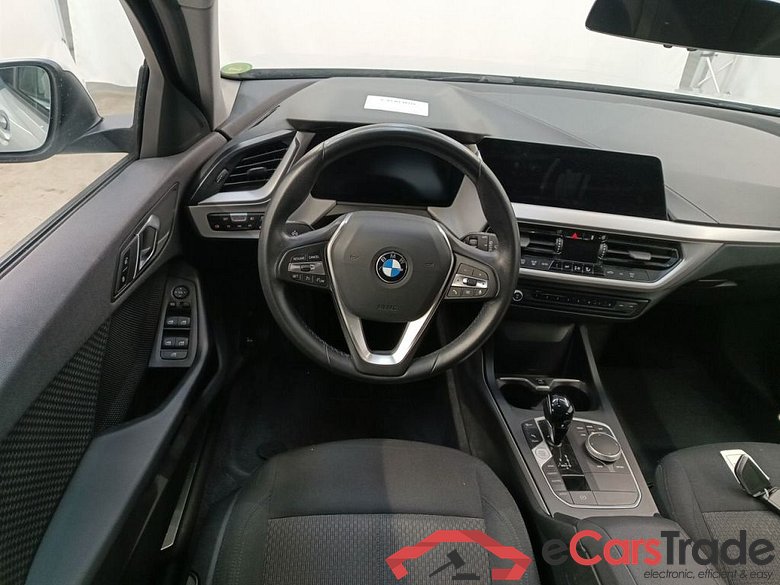 BMW 1 HATCH DIESEL - 2019 118 dA 150hp (EU6AP) 5d #1