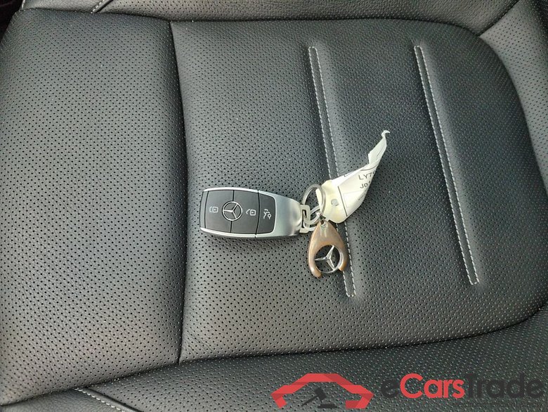 MERCEDES EQA 66.5 kWh EQA 250 190 5d #4