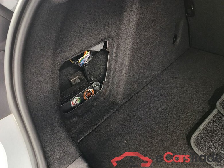 BMW 1 HATCH DIESEL - 2019 118 dA 150hp (EU6AP) 5d #4