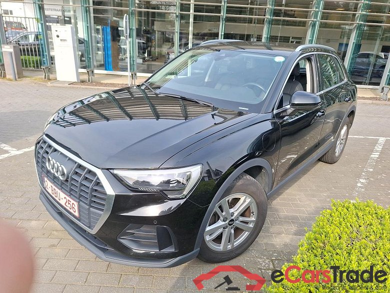 AUDI Q3 1.4 45 TFSI E S TRONIC