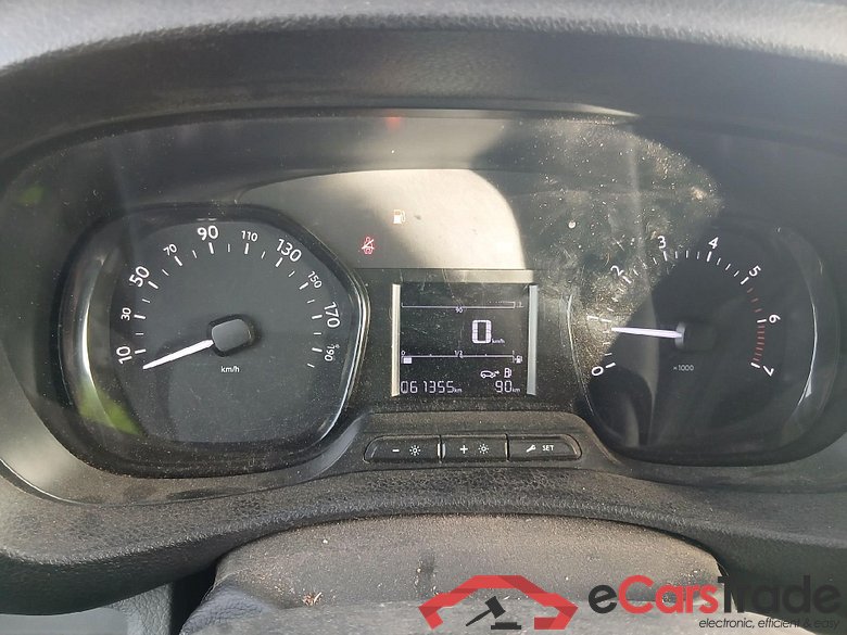 PEUGEOT Expert / 2016 / 4P / furgón Furgón Pro 1.5 BlueHDi 120 Standard #4