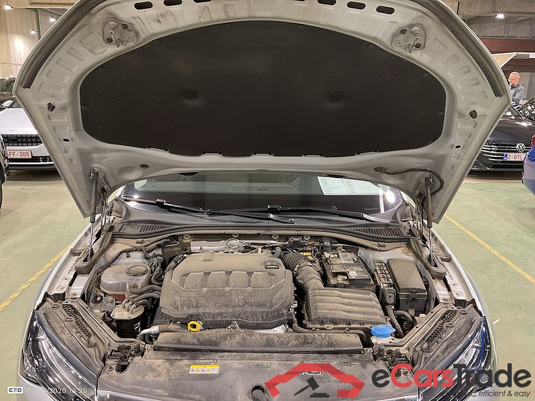 SKODA SUPERB COMBI 2.0 CRTDI 110KW AMBITION #6