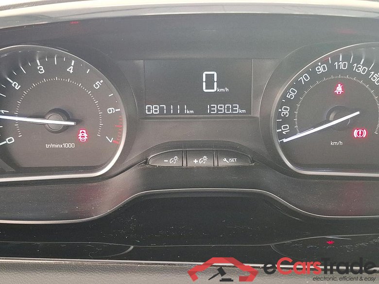 208 Affaire Premium Pack 1.2 80CV BVM5 E6dT #6