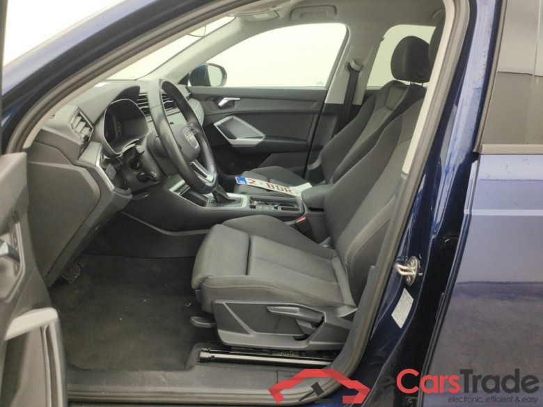 Audi Q3 35 TDI S Tronic Business Edition 5d #3