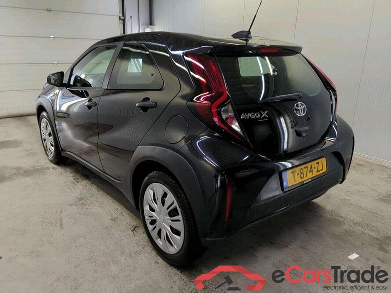 TOYOTA Aygo X 1.0 VVT-i MT Play #3