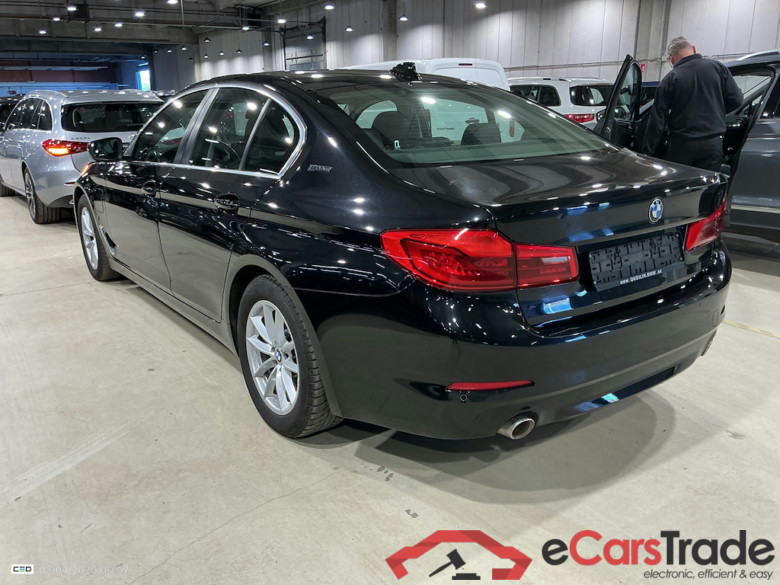BMW 5 - 2017 530eA PHEV Performance OPF #3
