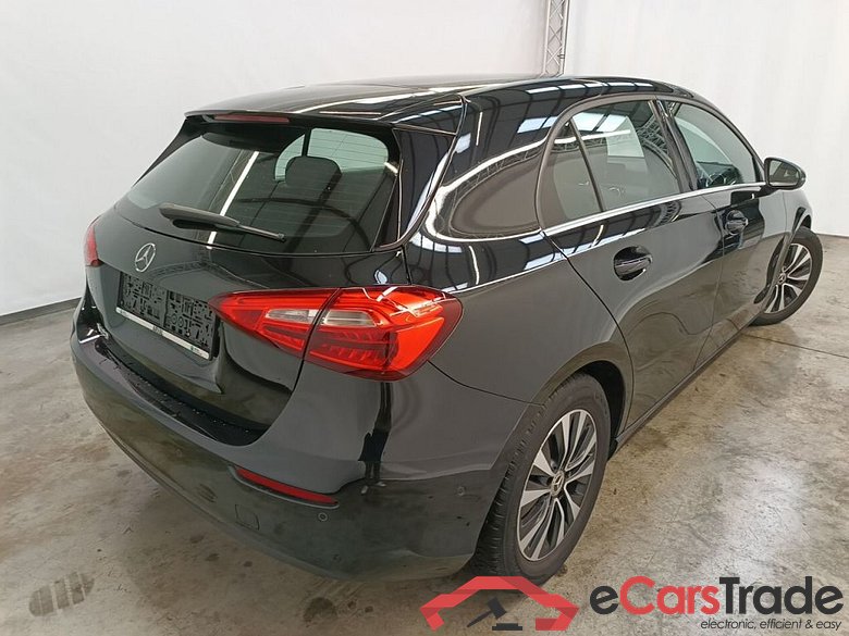 Mercedes-Benz A-Klasse A 180 Business Solution Aut. 5d #2