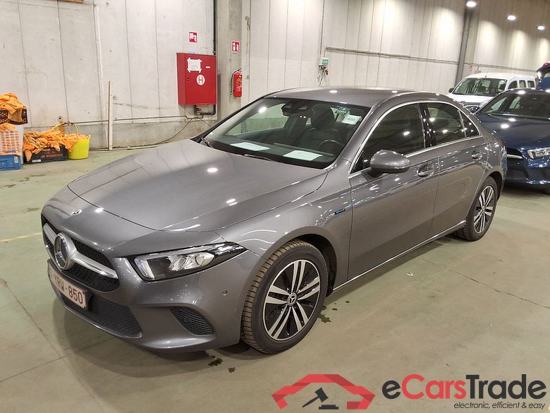 MERCEDES-BENZ A-CLASS LIMOUSINE 1.3 A 250 E BUSINESS SOLUTION DCT