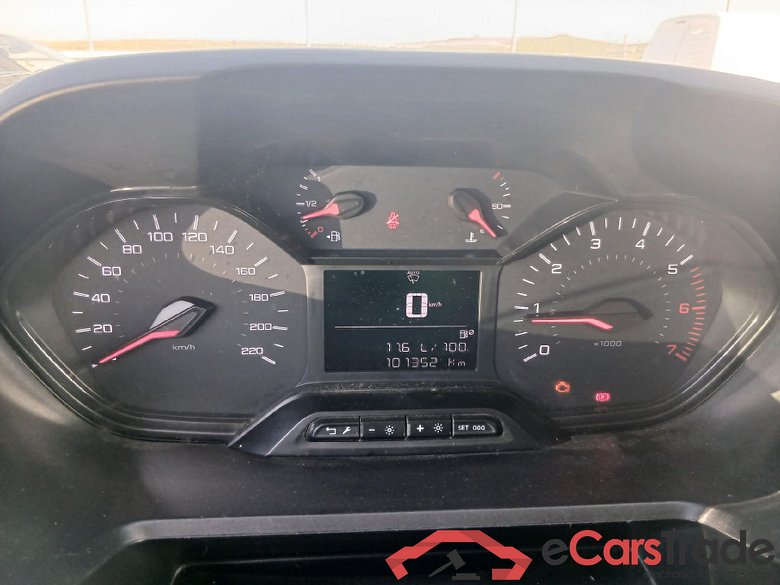 PEUGEOT Partner / 2018 / 4P / furgón derivado de turismo Premium Standard 600kg BlueHDi 73kW (AC) #4