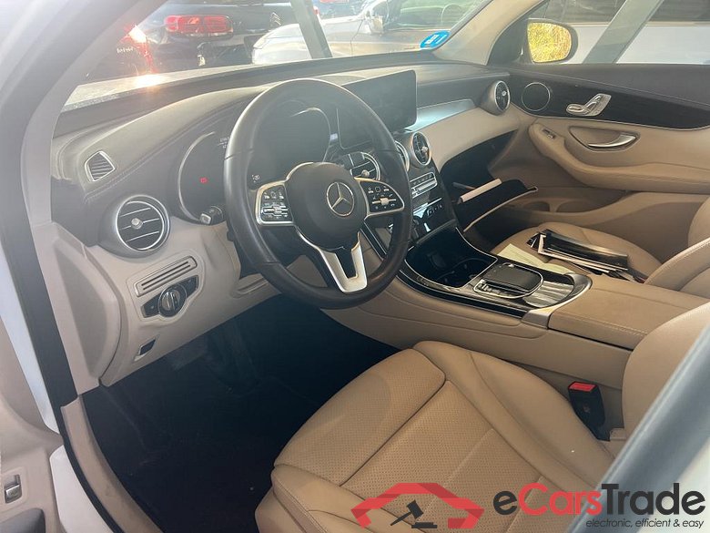 MERCEDES-BENZ GLC Coupé / 2019 / 5P / coupé GLC 300 de 4MATIC #3