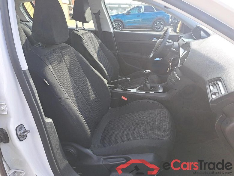 PEUGEOT 308 / 2017 / 5P / berlina con portón 5p Active Pack BlueHDi 130 S&S (AC) #6