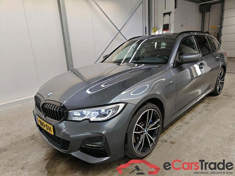 BMW 3-serie Touring 330e High Executive #1