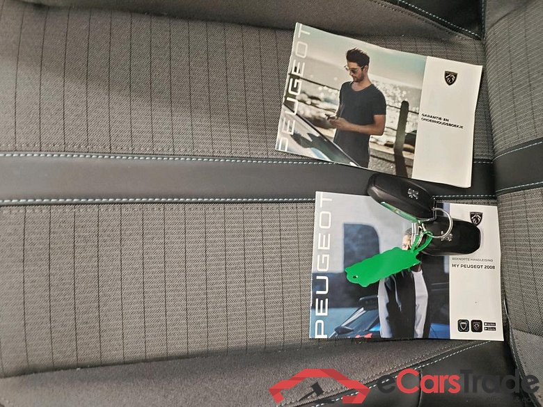 Peugeot 2008 Allure Pack 1.2 Puretech 130 EAT8 5d #4