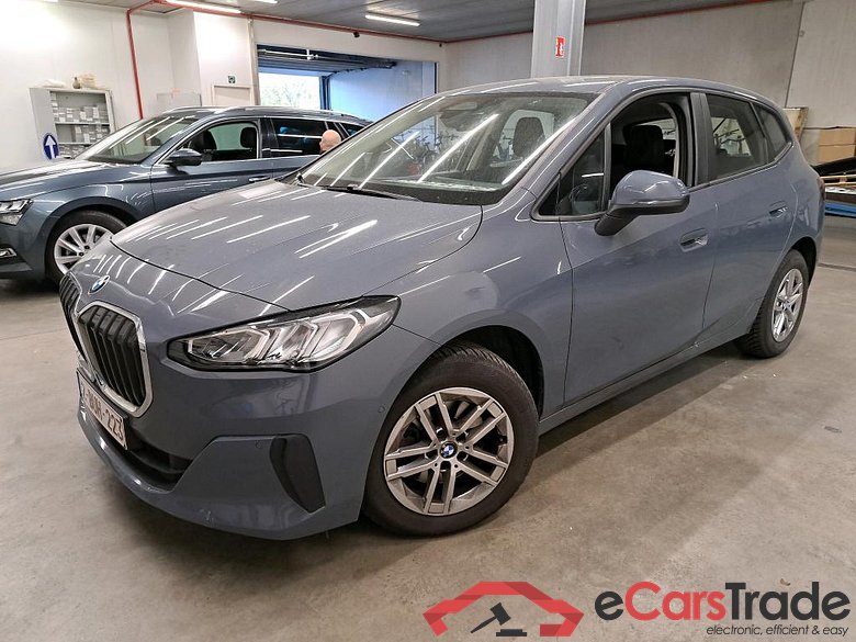 BMW - BMW 2 ACTIVE TOURER 218dA 136PK With Climatic & Navigation & Park Sensors Front & Rear