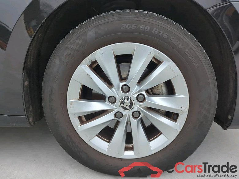 SKODA Octavia Combi 85 kW #6