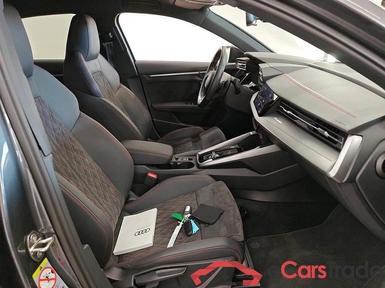 Audi A3 Limousine 35 TFSI S tronic S edition 4d + Optiekpakket zwart #3