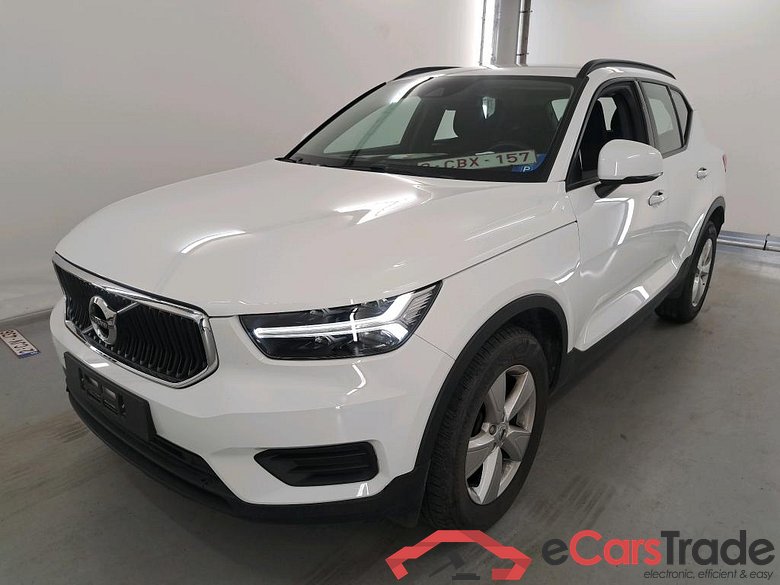 VOLVO XC40 1.5 T2 MOMENTUM CORE #1