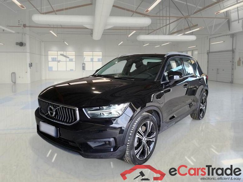 VOLVO XC40 / 2017 / 5P / SUV T5 PLUG-IN HYBRID AUTO RECH INSCRIP EXPR