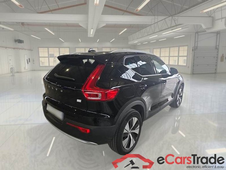 VOLVO XC40 / 2021 / 5P / SUV T4 RECHARGE PLUG-IN AUTO CORE #2