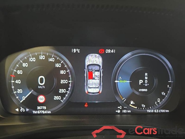 VOLVO XC40 / 2021 / 5P / SUV T4 RECHARGE PLUG-IN AUTO CORE #4